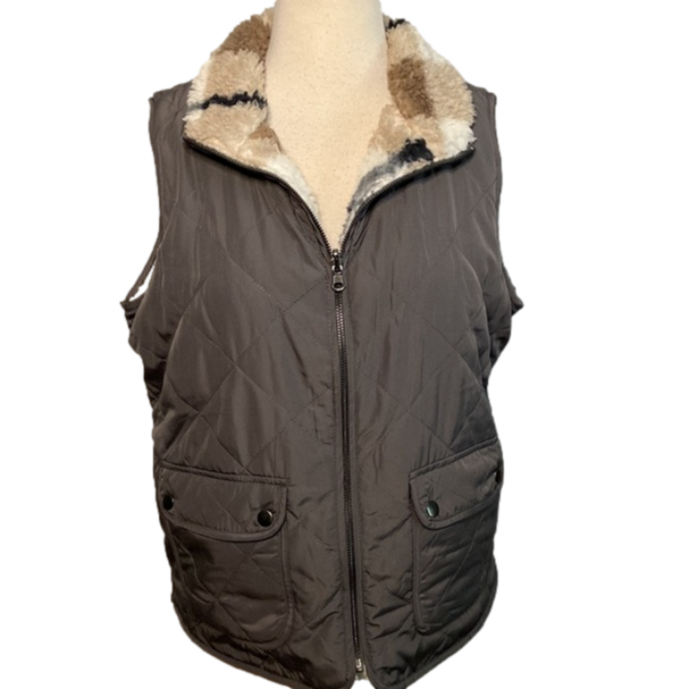 Thread & Supply Reversible Vest Gray Quilted/Brown and White Sherpa M